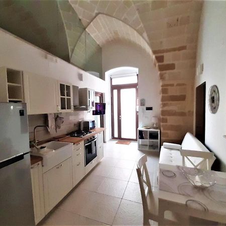 Casa Mima: Locazione Turistica Nel Centro Storico Lägenhet Brindisi Exteriör bild