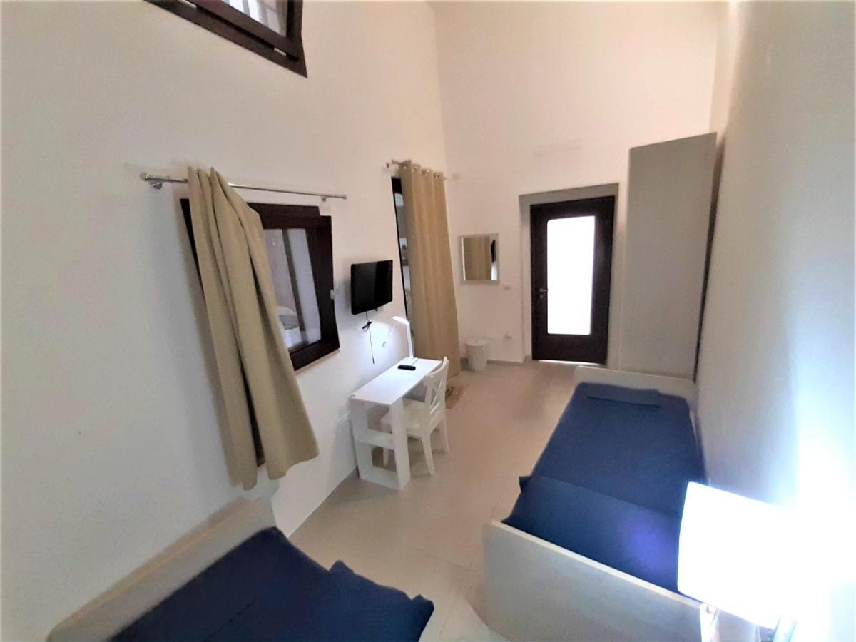 Casa Mima: Locazione Turistica Nel Centro Storico Lägenhet Brindisi Exteriör bild