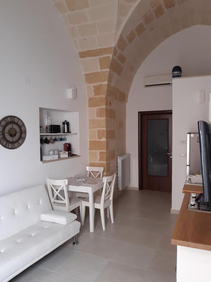 Casa Mima: Locazione Turistica Nel Centro Storico Lägenhet Brindisi Exteriör bild