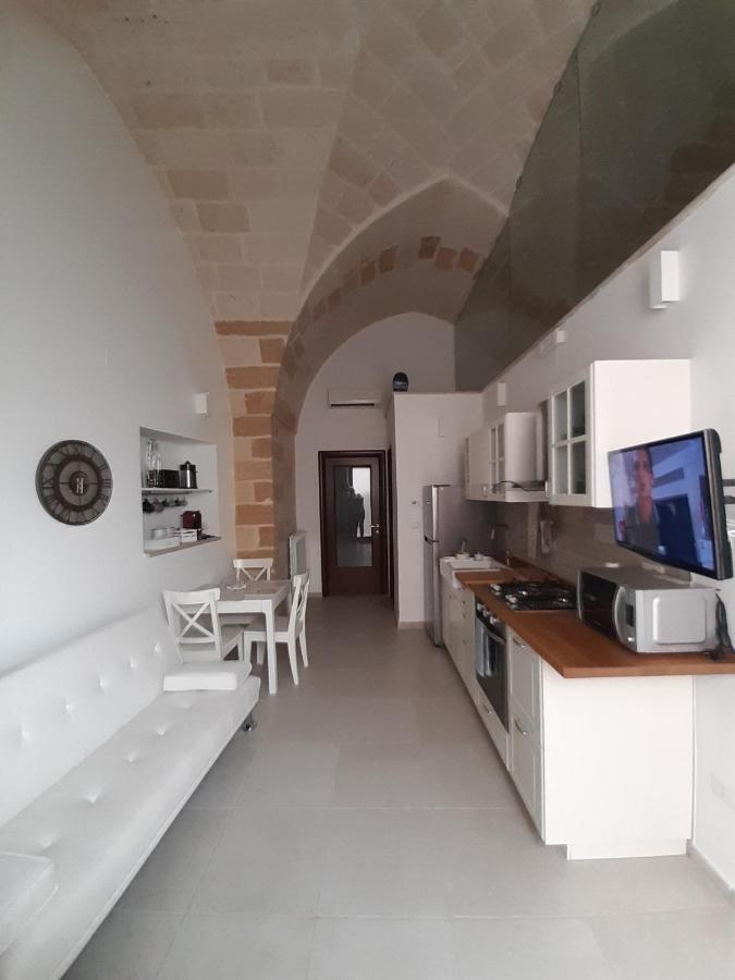 Casa Mima: Locazione Turistica Nel Centro Storico Lägenhet Brindisi Exteriör bild