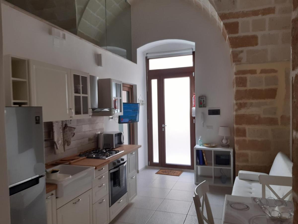 Casa Mima: Locazione Turistica Nel Centro Storico Lägenhet Brindisi Exteriör bild