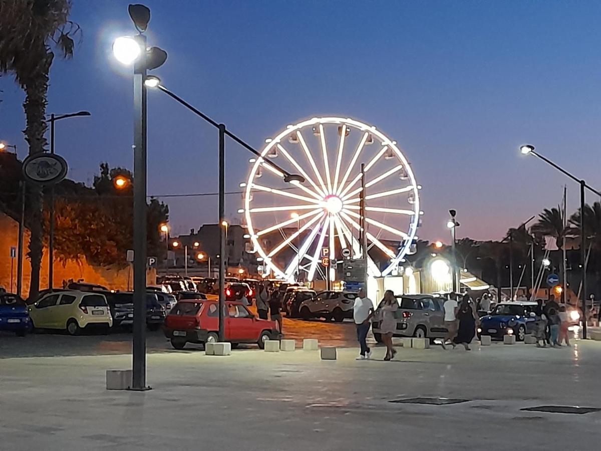 Casa Mima: Locazione Turistica Nel Centro Storico Lägenhet Brindisi Exteriör bild